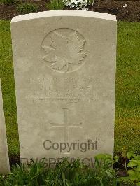 Etaples Military Cemetery - McRae, James